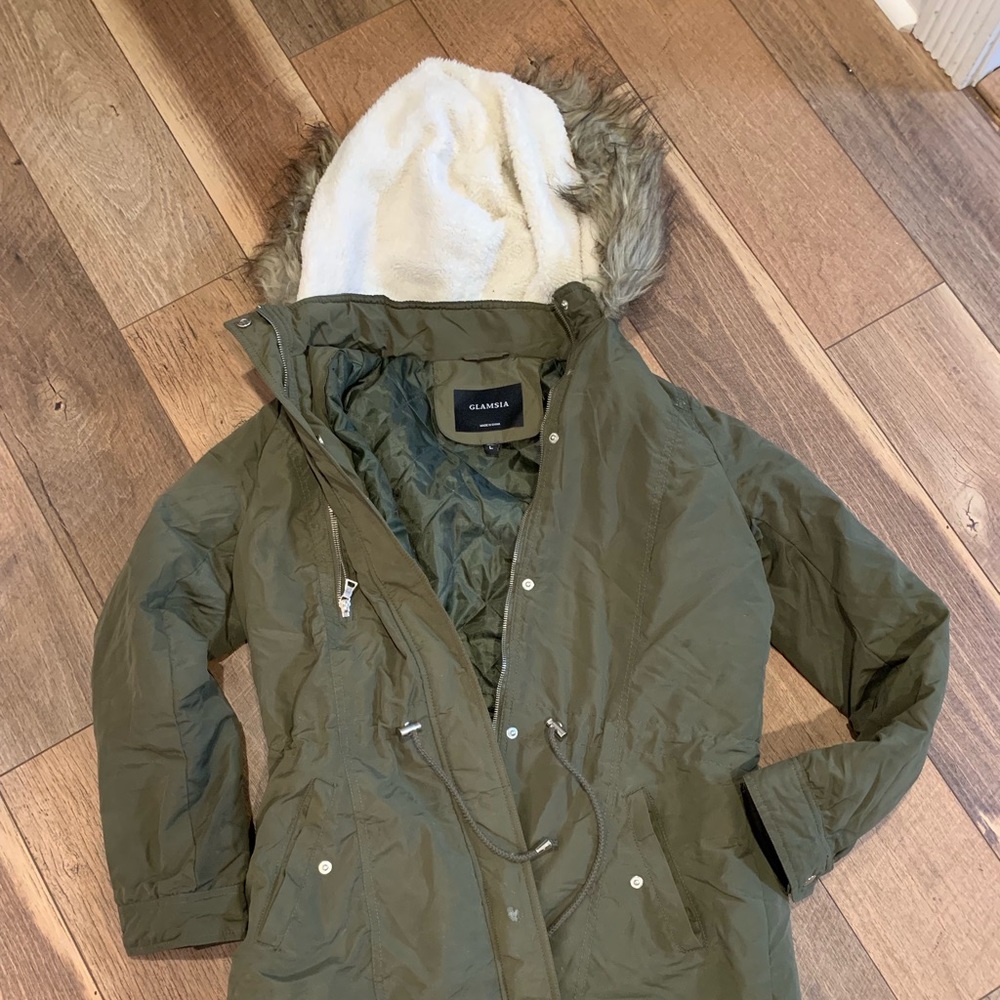 Women’s Glamsia Coat Sherpa hood, insulated Size L